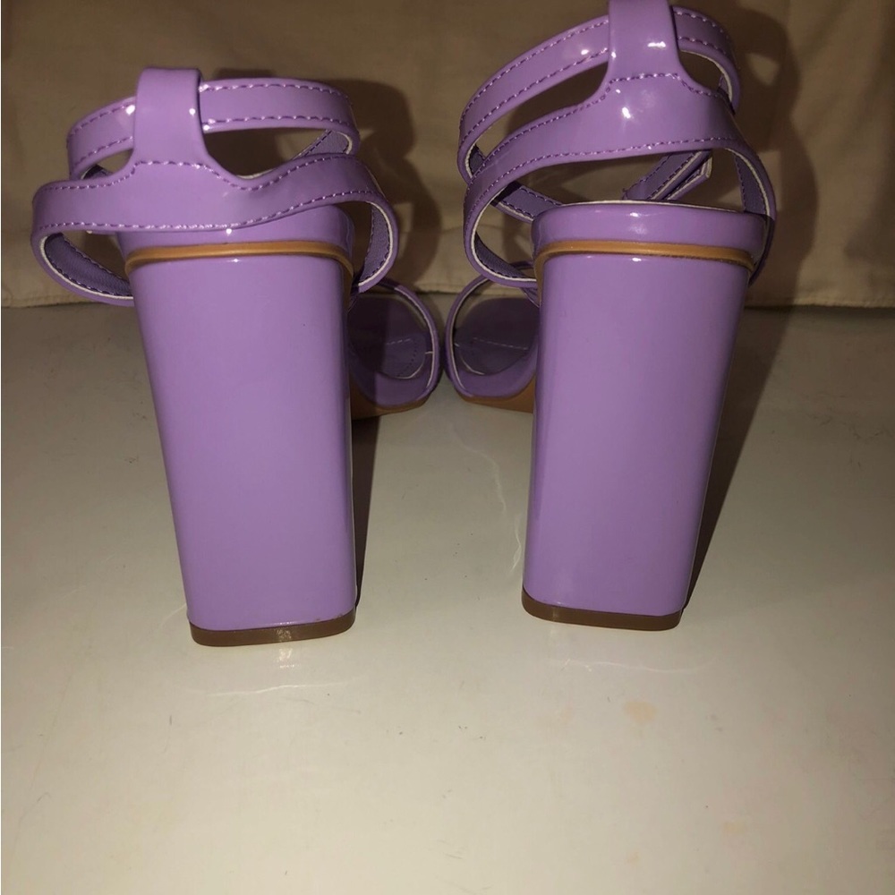 Heels - Picture 5 of 6